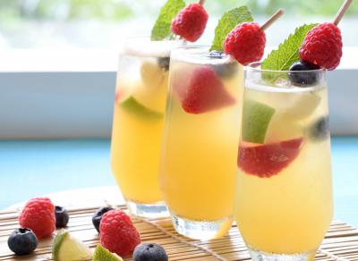  奶茶果汁5G影院天天爽成人免费下载